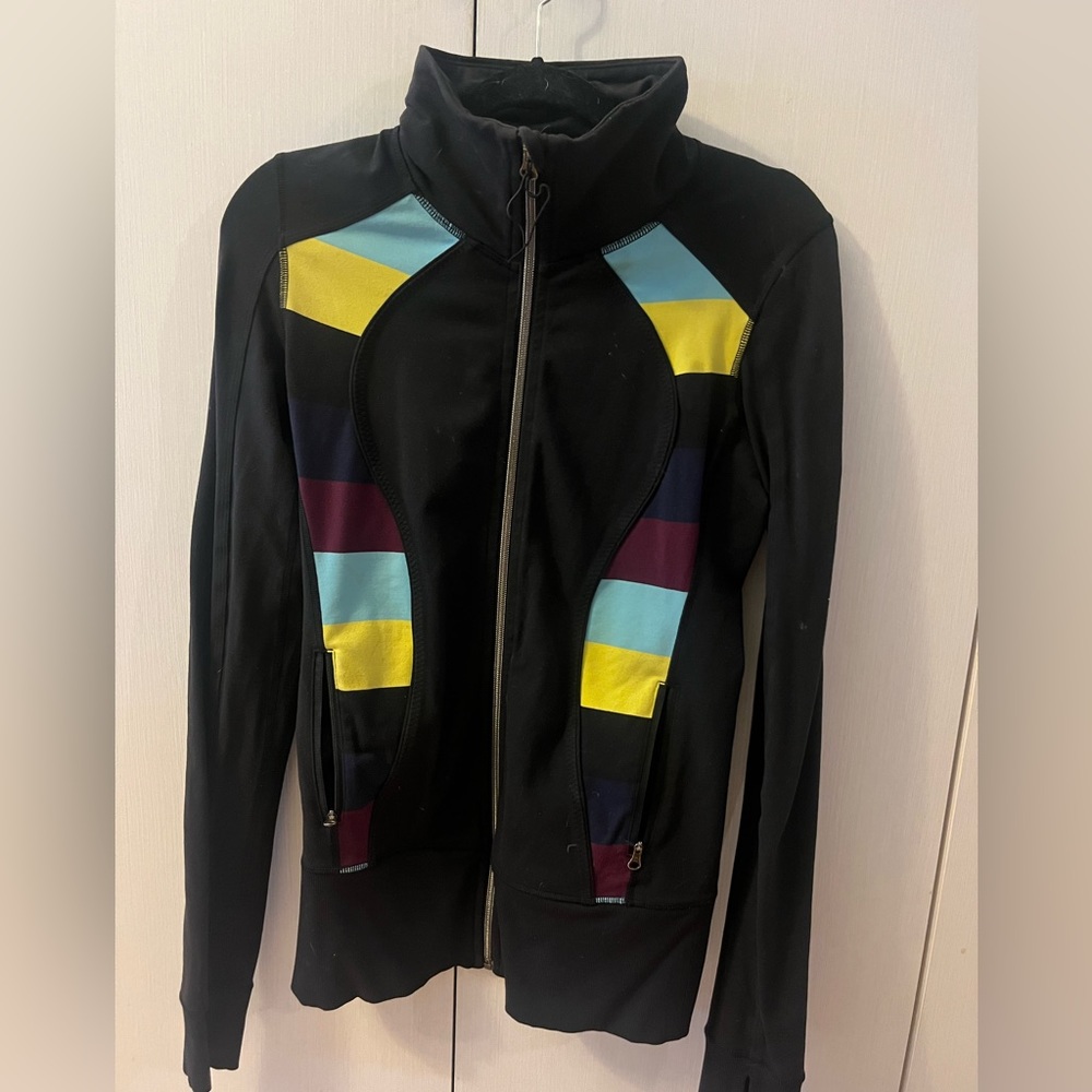 Womens LULULEMON Athletic Black Zip-up - size 8